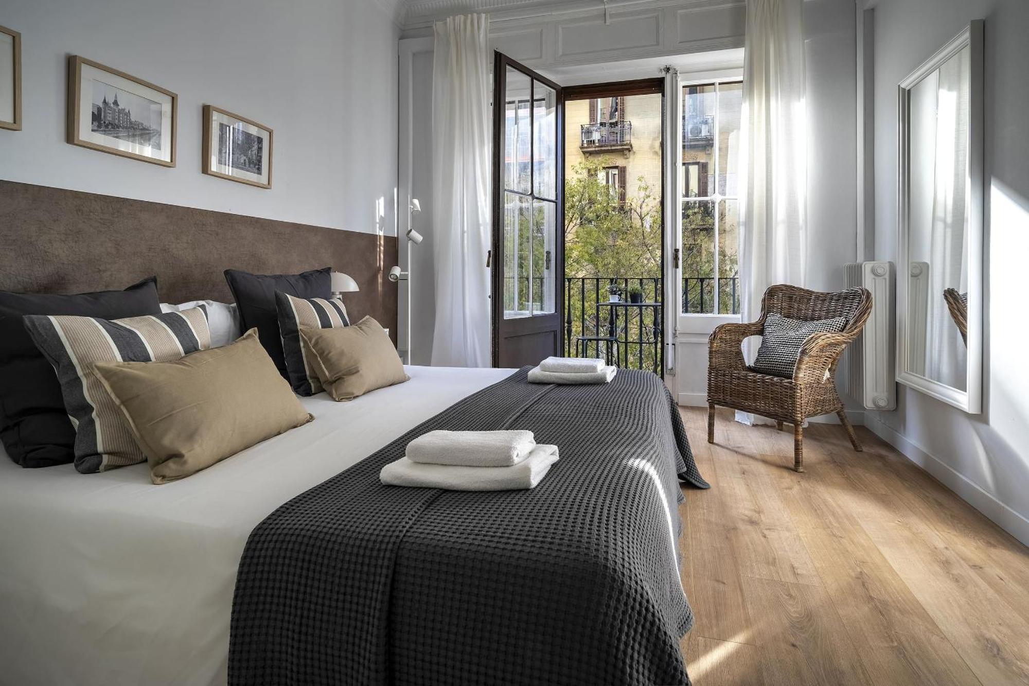 Habitat Apartments Bailen Barcelona Bagian luar foto